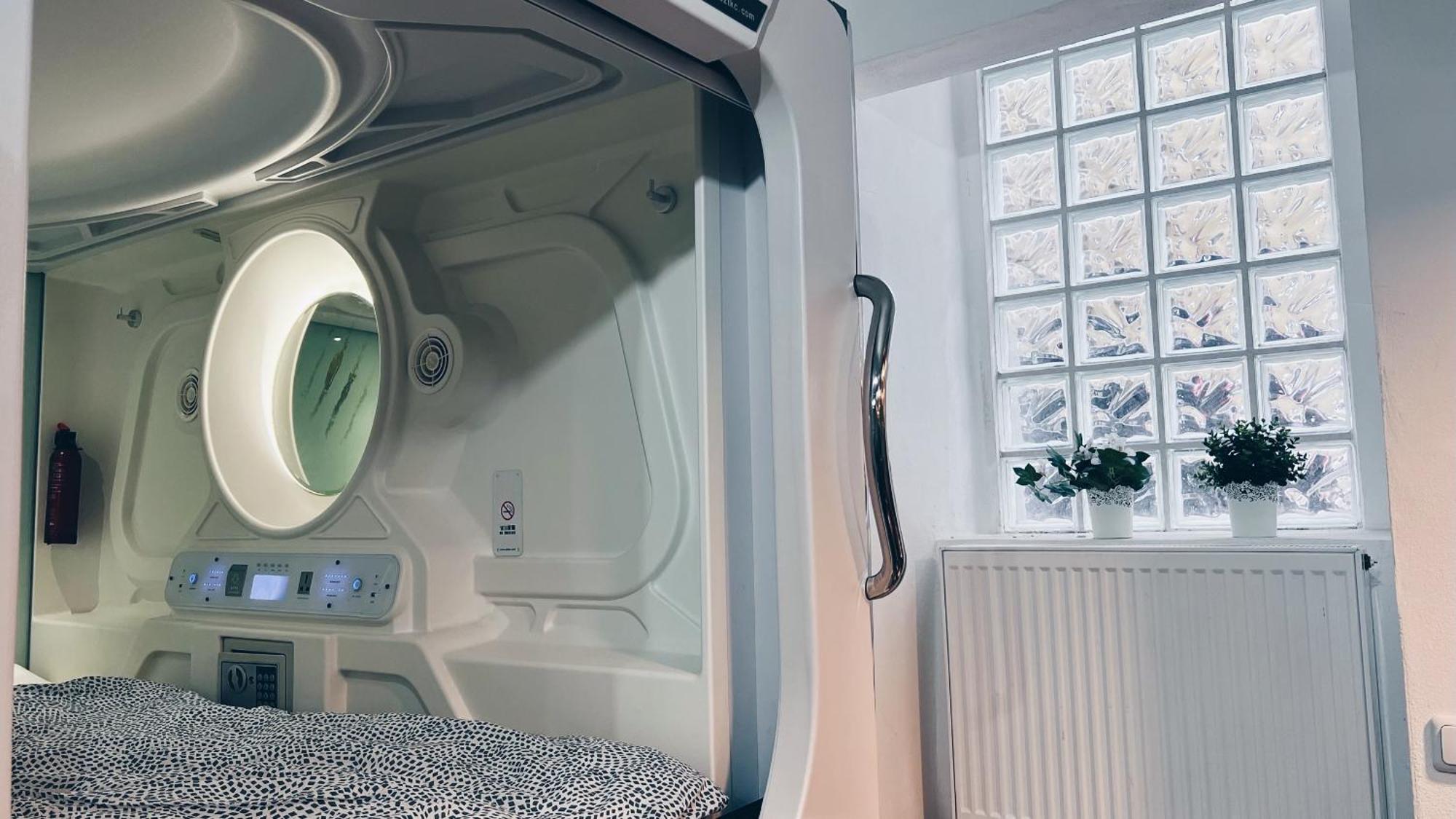Spaceone A2 - Shared Wenen