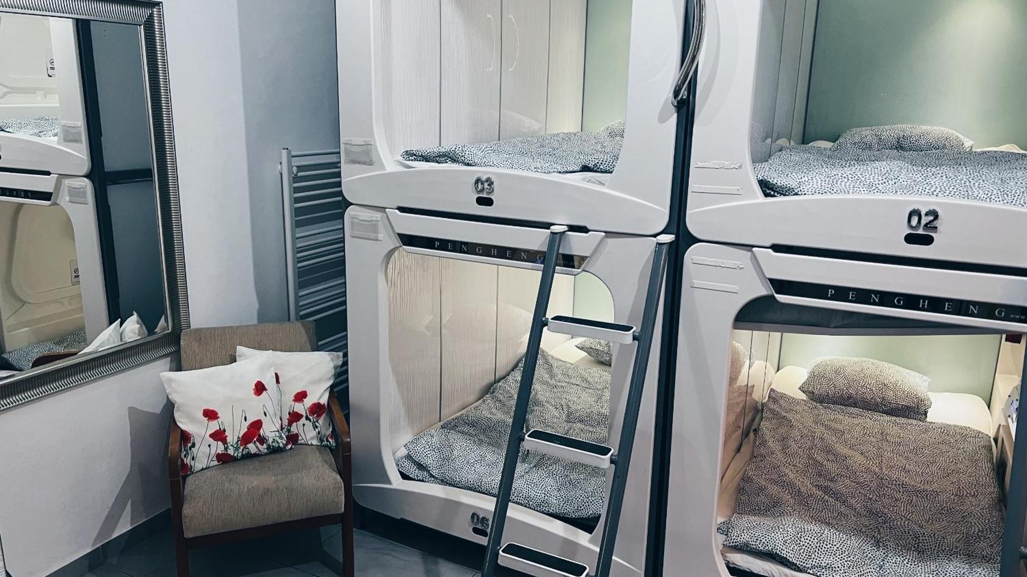 Capsulehotel Spaceone A2 - Shared Wenen